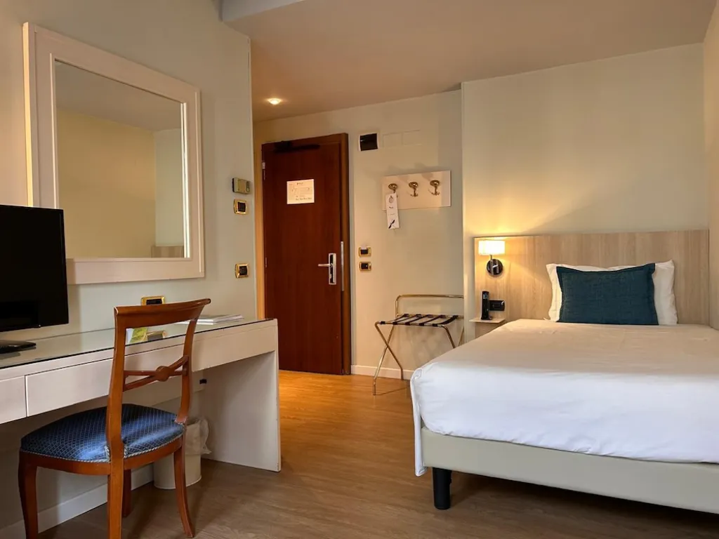 SINGLE STANDARD Room, Hotel Plaza Venice, Venice