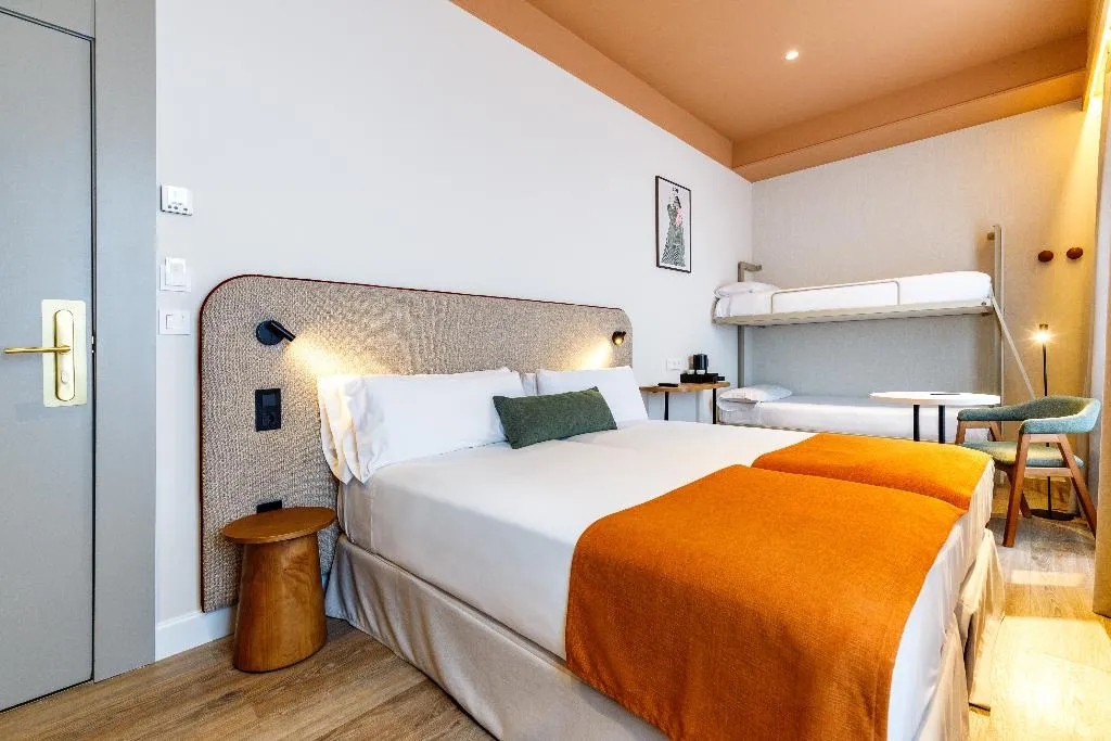 QUADRUPLE STANDARD Room, Petit Palace Puerta del Sol, Madrid