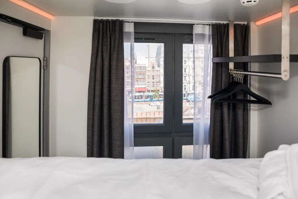 Cabin WITH SHARED BATHROOM WITH VIEWS Room, This Ho(s)tel, Amsterdam