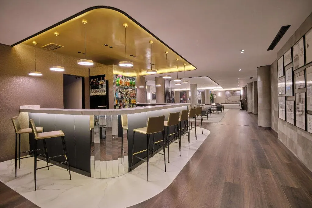 Bar, 1881 Madrid Ventas Hotel, Madrid