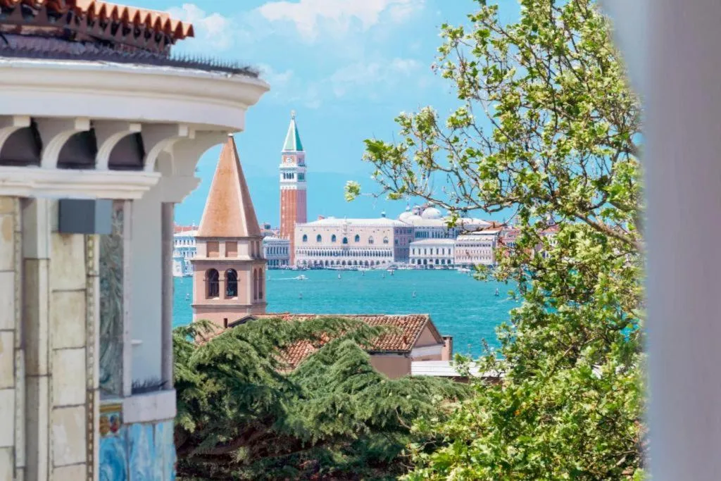 General view, Ausonia Hungaria, Venice