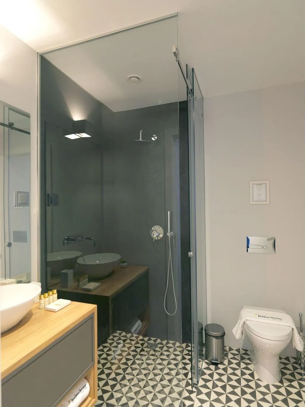 Room, Feels Like Home Santa Catarina Prime Suites, Porto