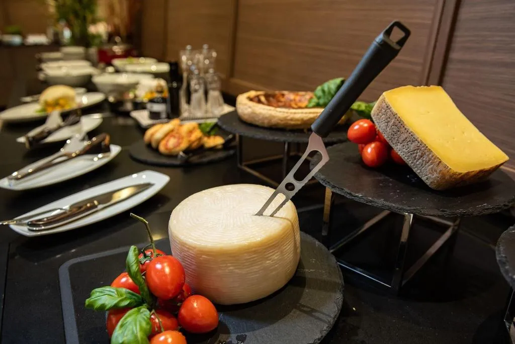 Restaurant, Gold Tower Lifestyle Hotel, Naples