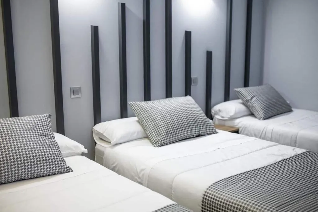 Room, Hostal El Carmen, Madrid
