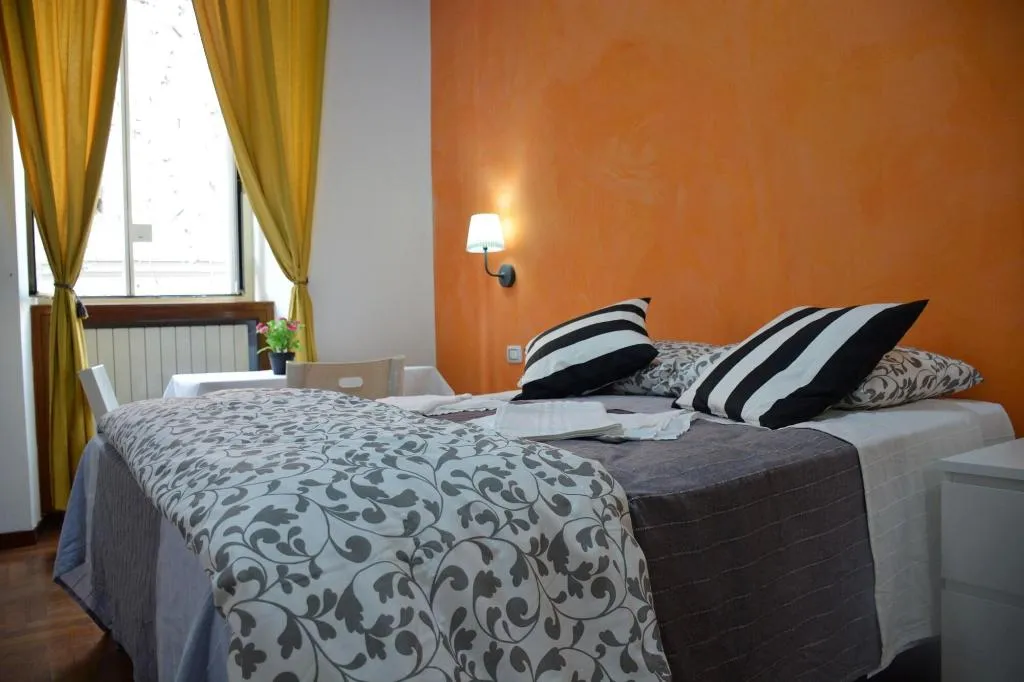 Room, Roma Hotel Srls, Naples