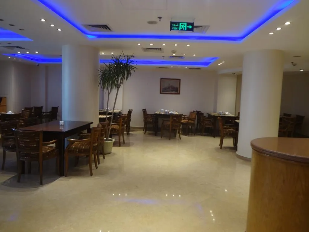 Restaurant, Swiss Inn Nile, Cairo
