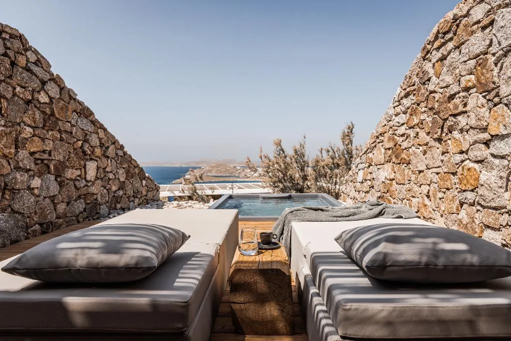 SUITE WITH JACUZZI Room, Alissachni Mykonos, Mykonos