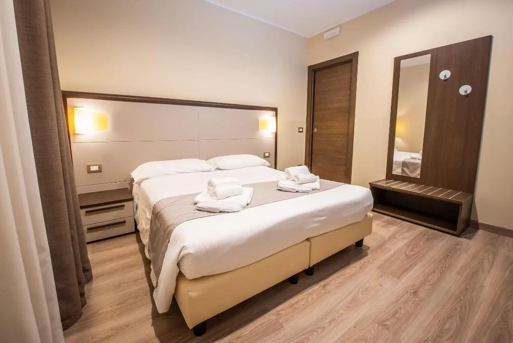 Room, Hotel Rosa, Milan