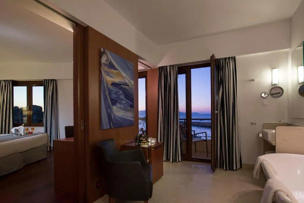 SUITE SEA VIEW Room, Porto Veneziano, Crete