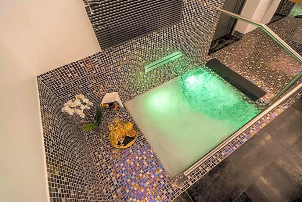 Room, Hotel Tiro A Volo, Naples