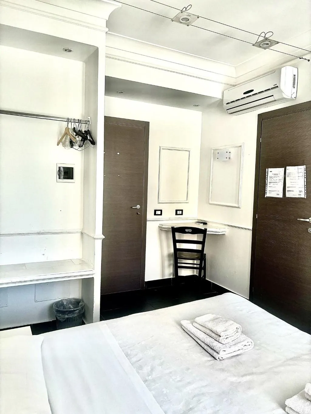 Room, Palace Rome, Rome