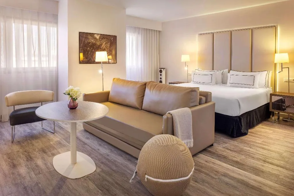 JUNIOR SUITE STANDARD Room, Melia Lebreros, Seville
