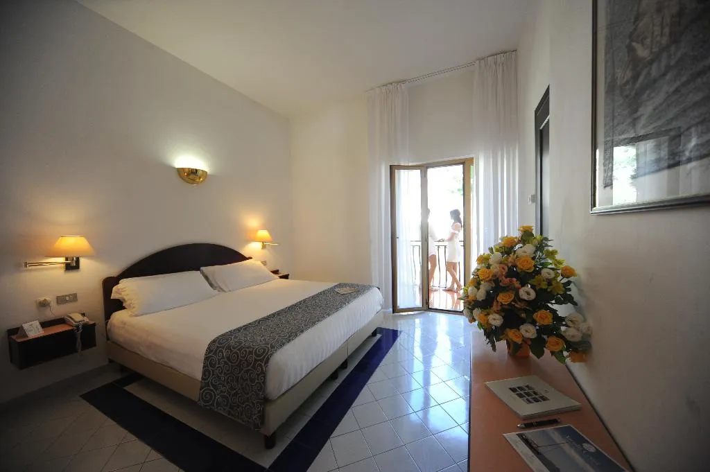 Double or Twin CLASSIC Room, Hotel Royal Positano, Naples