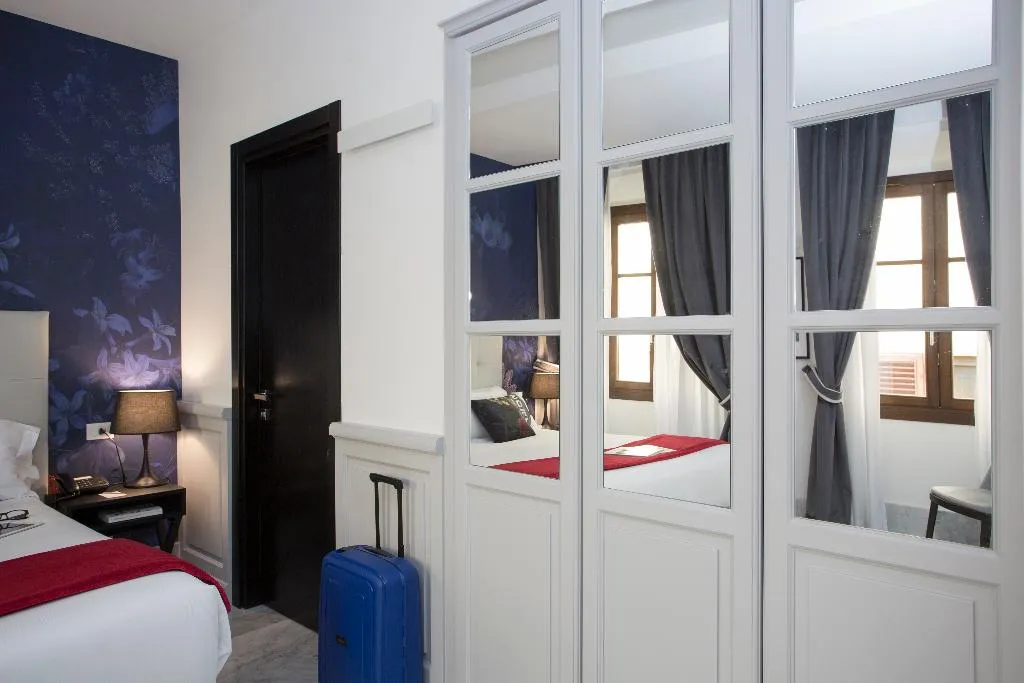 DOUBLE SUPERIOR Room, Casual Rinascimento Firenze, Florence