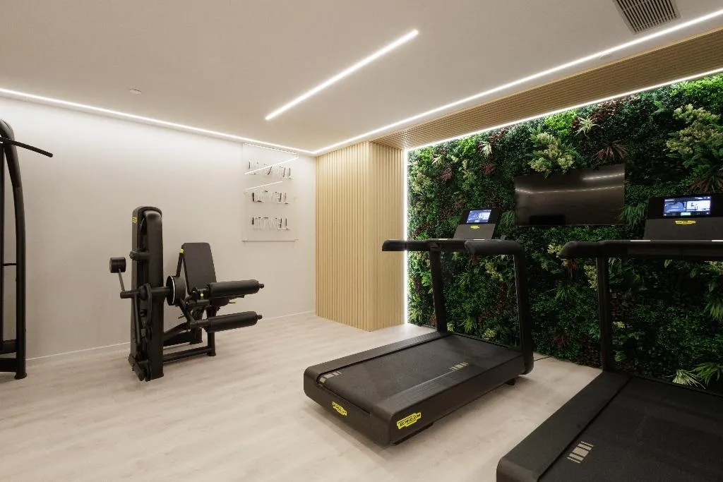 Sports and Entertainment, Hilton Garden Inn Athens Syggrou Avenue, Athens