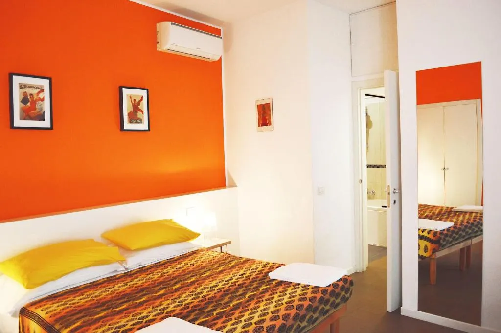Room, Room Inn, Milan