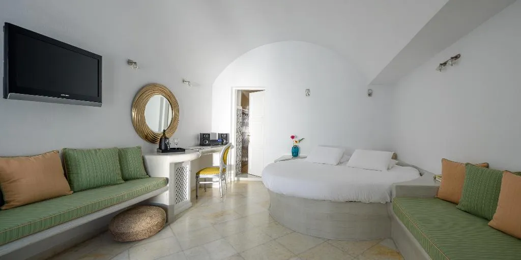 JUNIOR SUITE STANDARD Room, Pegasus Suites & Spa, Santorini