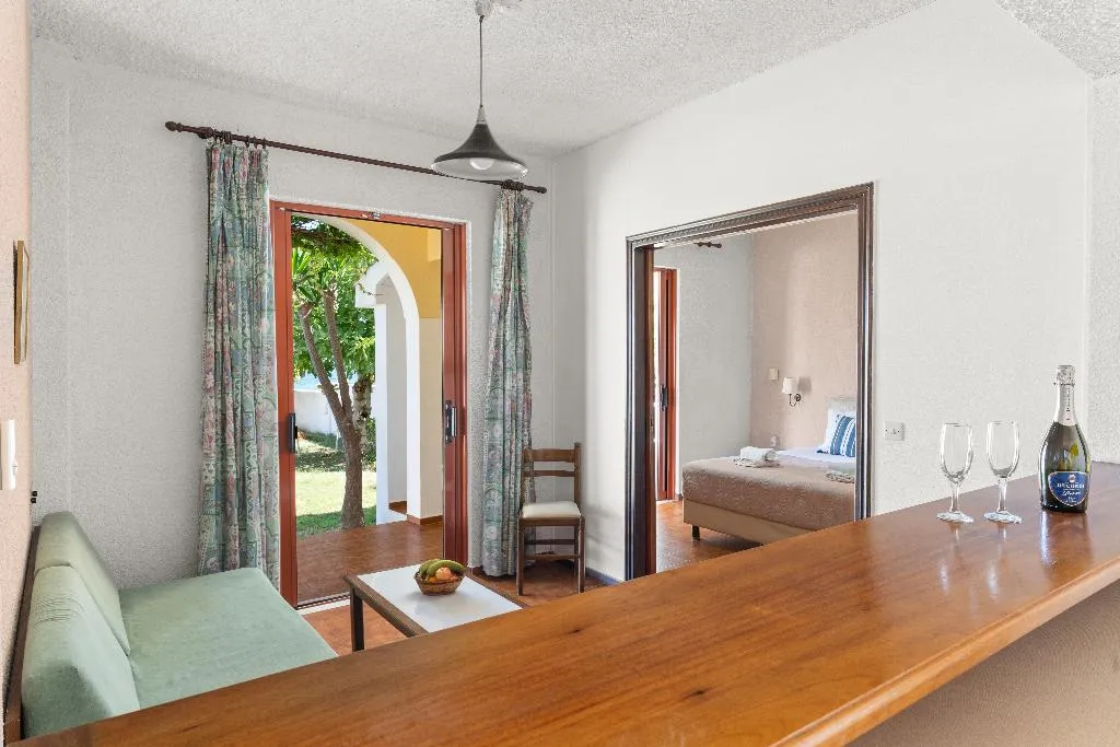 APARTMENT THREE BEDROOMS Room, Iliessa Beach by GHH, Zante