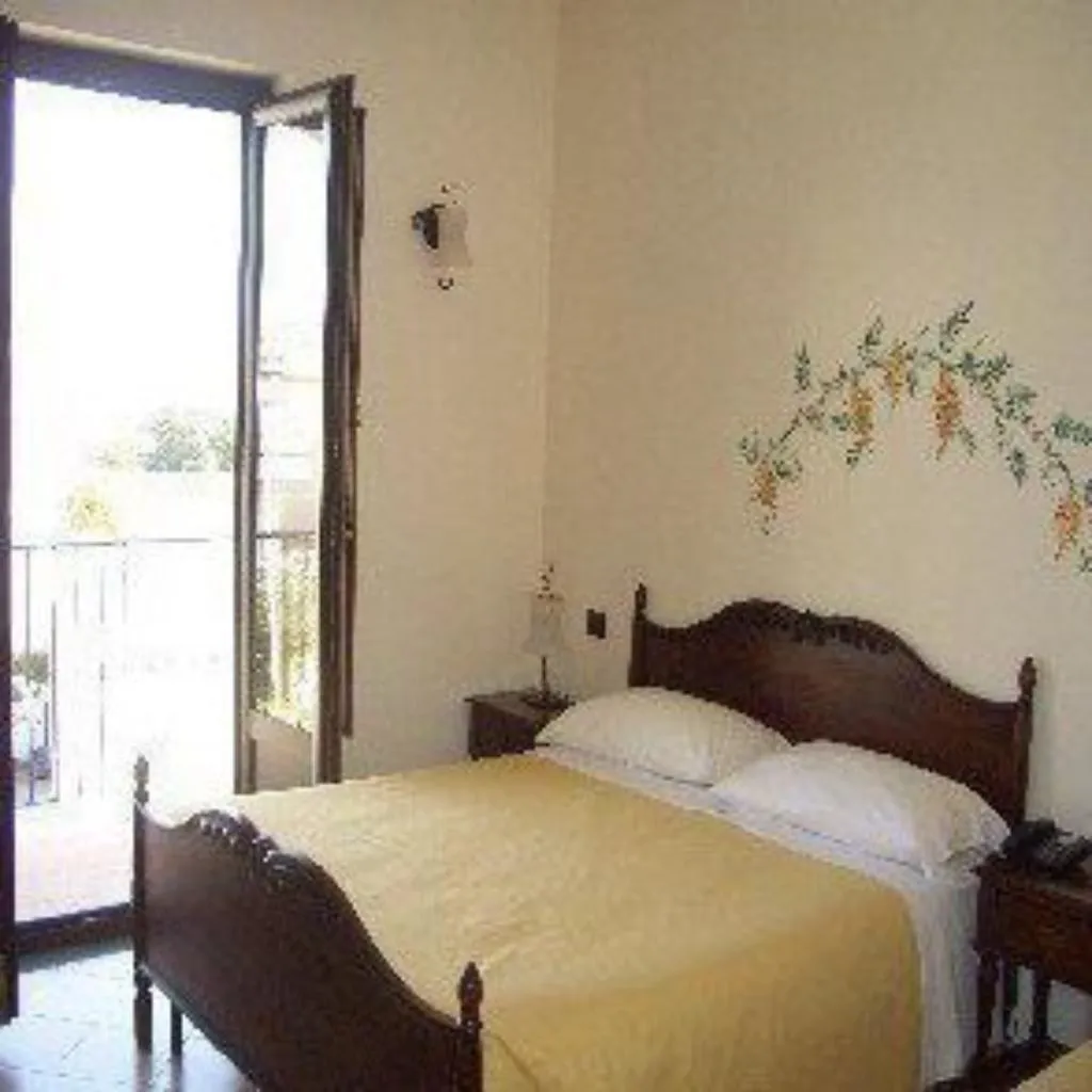Room, Vassallo Park, Naples
