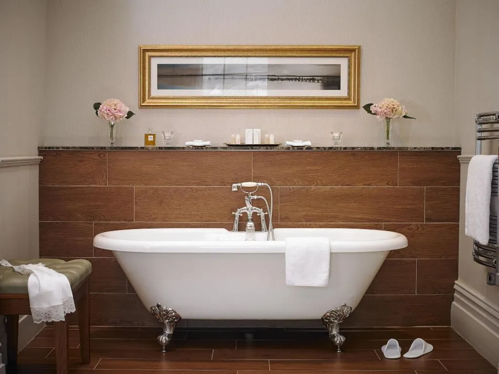 DOUBLE HARBOUR VIEW Room, Actons Of Kinsale, Cork