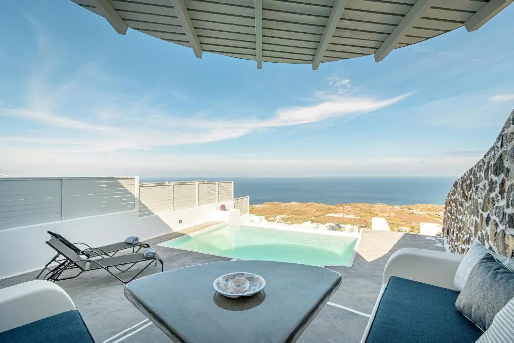 SUITE SUPERIOR WITH PRIVATE POOL Room, Siete Mares Luxury Suites, Santorini