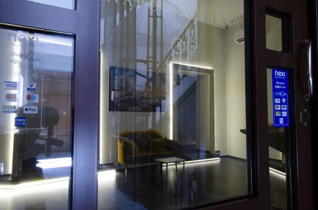 Lobby, Napoli Svelata, Naples
