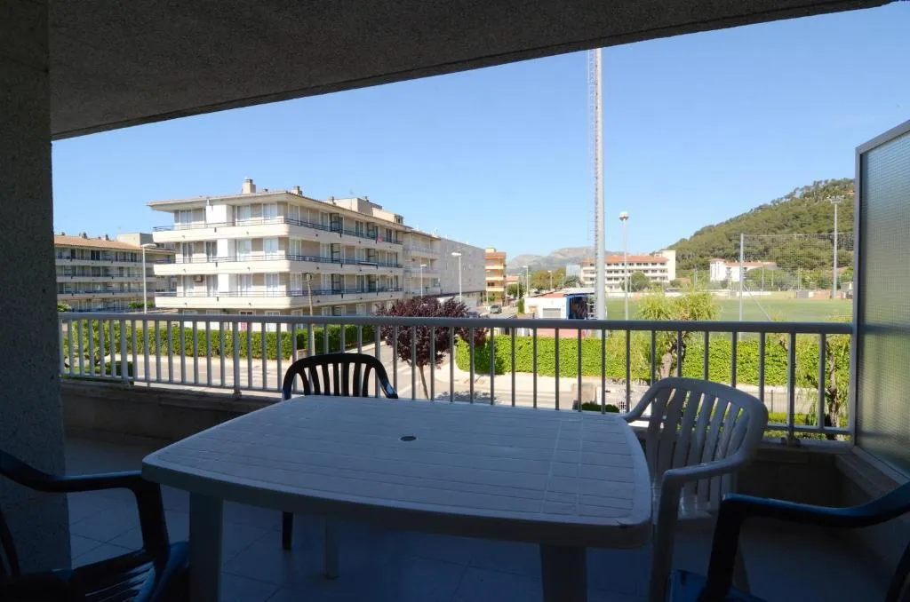 APARTMENT CAPACITY 6 THREE BEDROOM Room, Illa Mar d'Or, Costa Brava