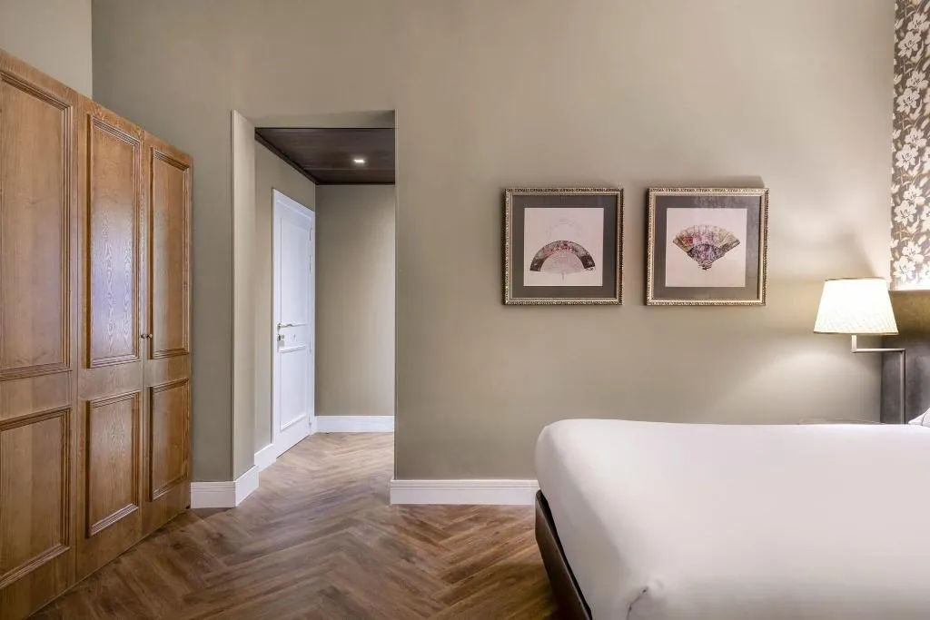DOUBLE PREMIUM QUEEN BED Room, AC Hotel Palacio del Retiro Autograph Collection, Madrid