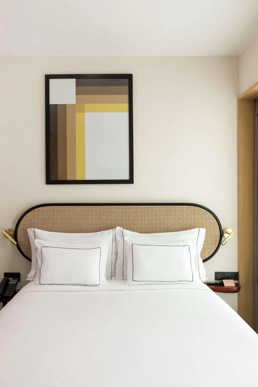 Room GUEST ROOM QUEEN BED Room, Arts Hotel Porto, Tapestry Collection By Hilton, Porto