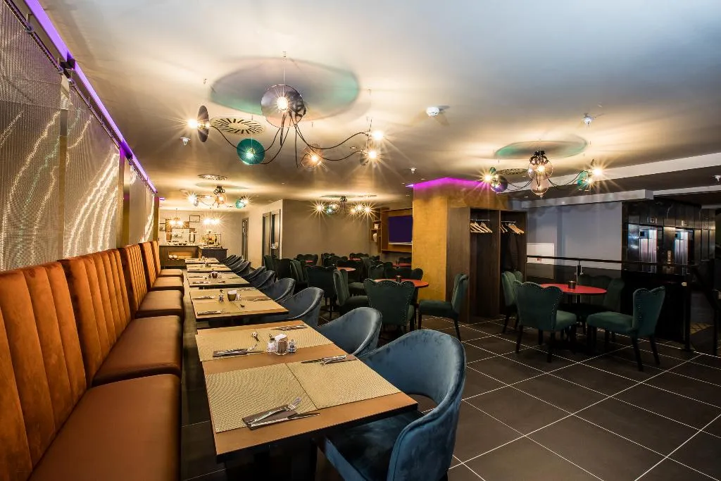 Restaurant, NYX Hotel Madrid by Leonardo Hotels, Madrid