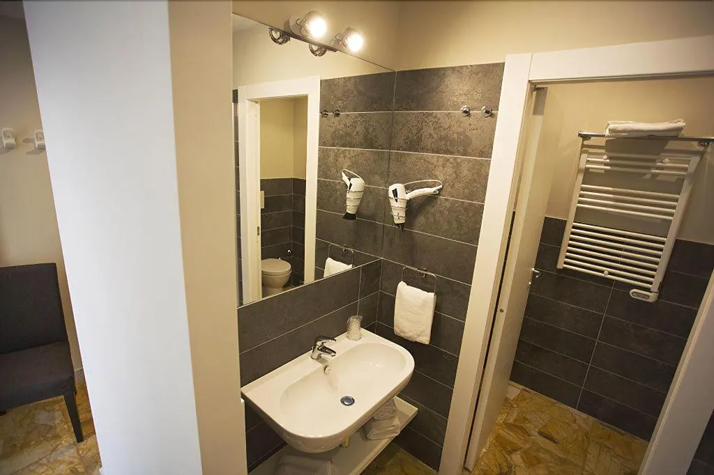 Room, B&B Rettifilo, Naples