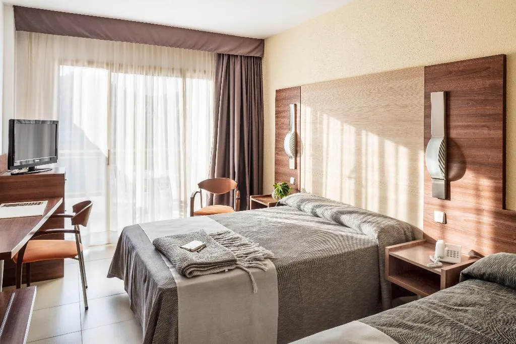 TRIPLE STANDARD Room, Aquamarina & SPA, Costa Brava