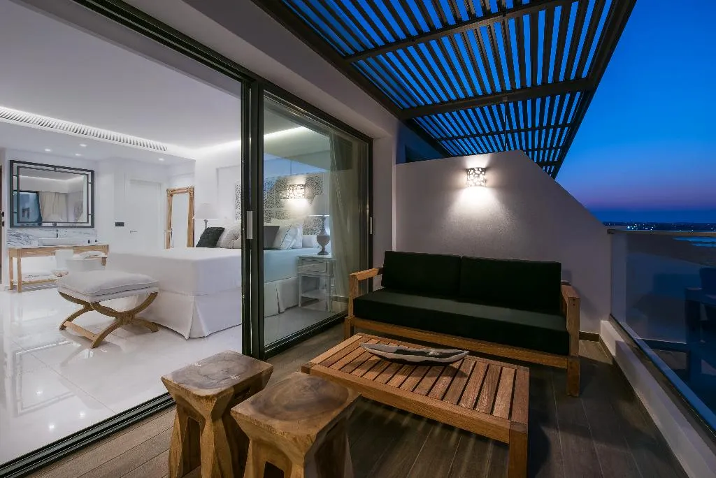 Double or Twin SEA FRONT Room, Abaton Island Resort & Spa, Crete