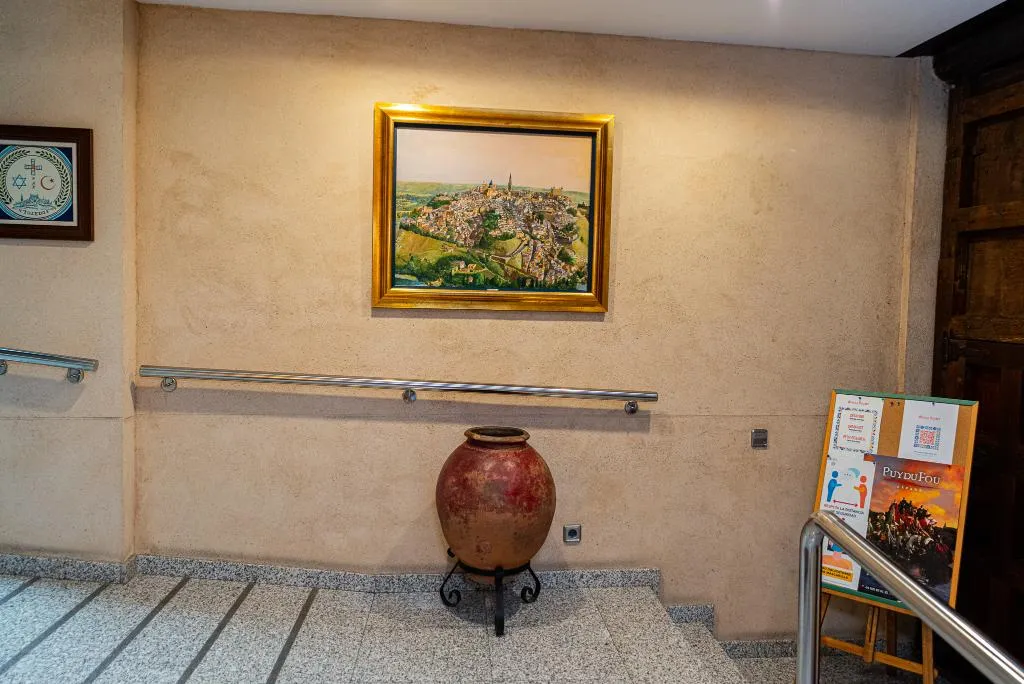 Lobby, Santa Isabel, Madrid