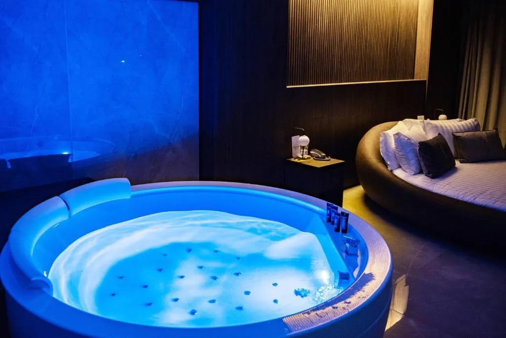 Double or Twin EXECUTIVE CITY VIEW Room, Gold Tower Lifestyle Hotel, Naples