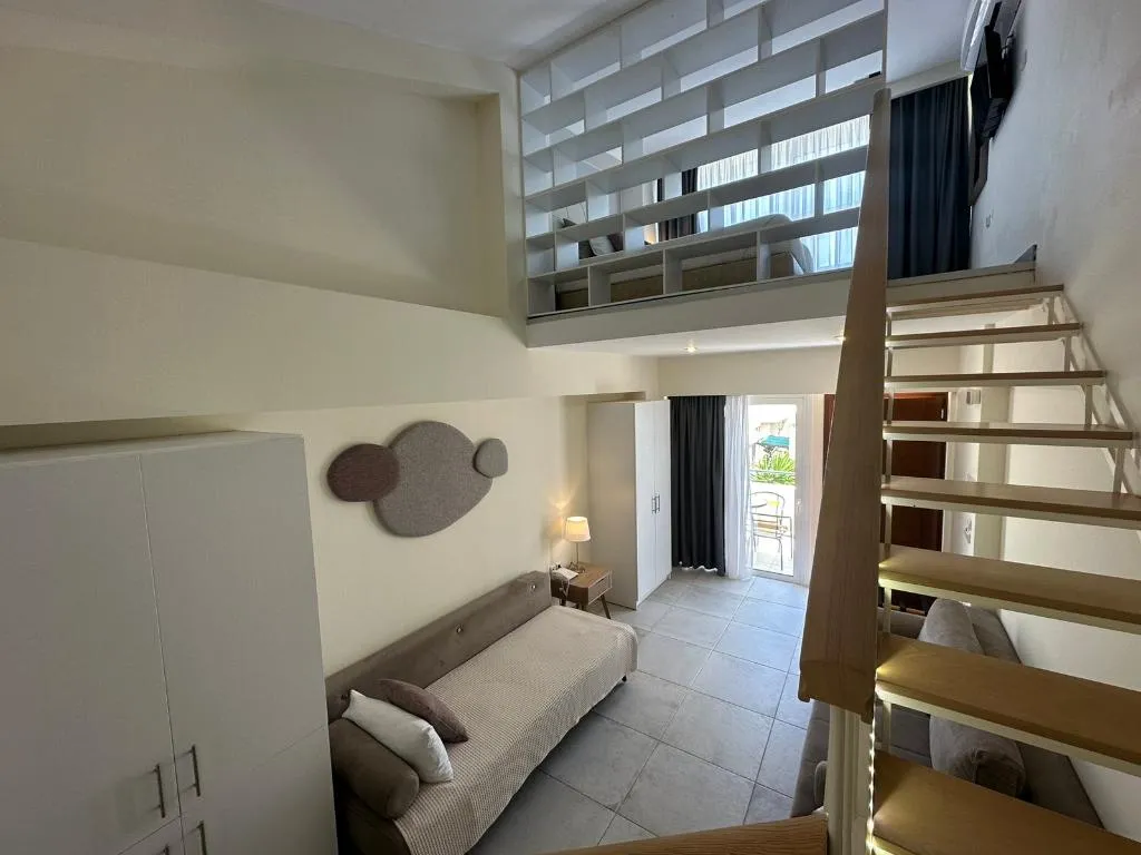JUNIOR SUITE CAPACITY 5 Room, Faedra Beach, Crete