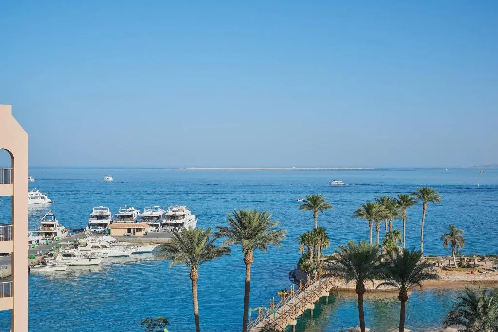 TWIN DELUXE SEA VIEW Room, Hurghada Marriott Beach Resort, Red Sea Riviera
