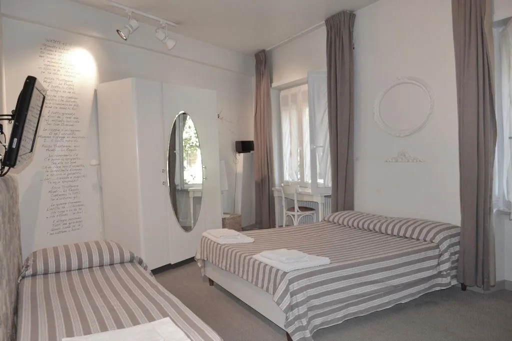 Room, Nina Casetta De Trastevere, Rome