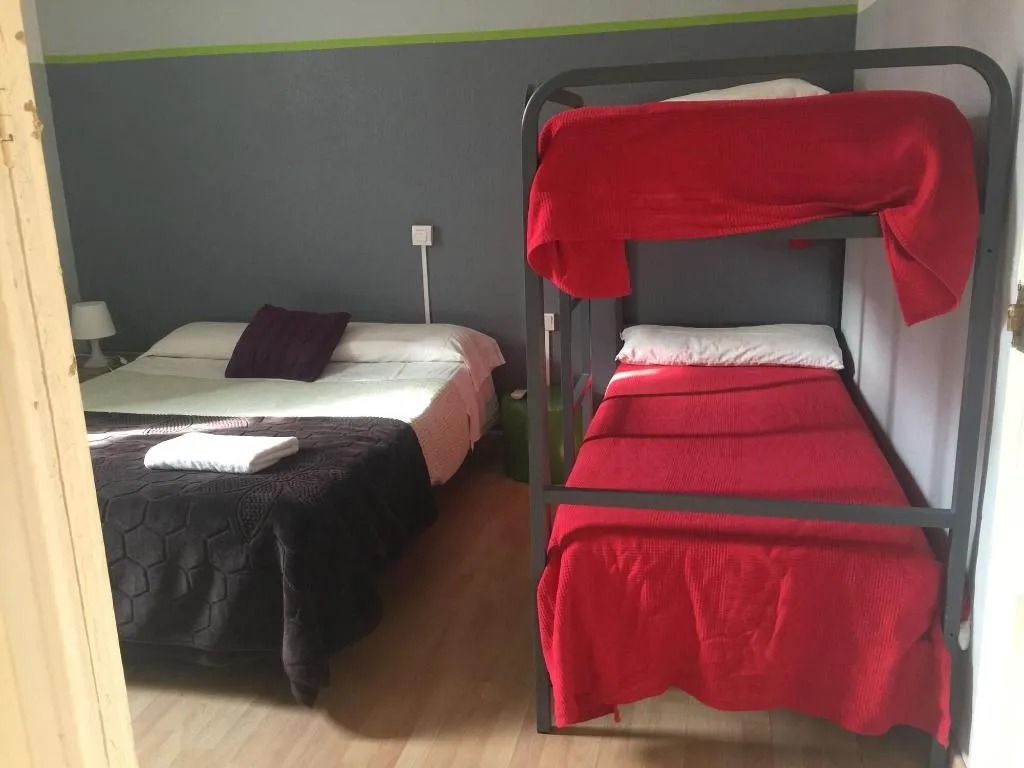 Room, Break BCN - Hostal & Coffeebar, Barcelona