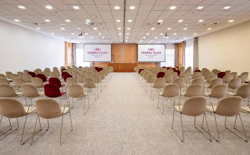 Conferences, Crowne Plaza Padova, Venice