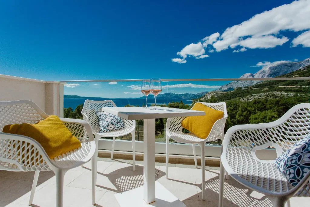 APARTMENT PARTIAL SEA VIEW Room, Romana Beach Apartments, Split