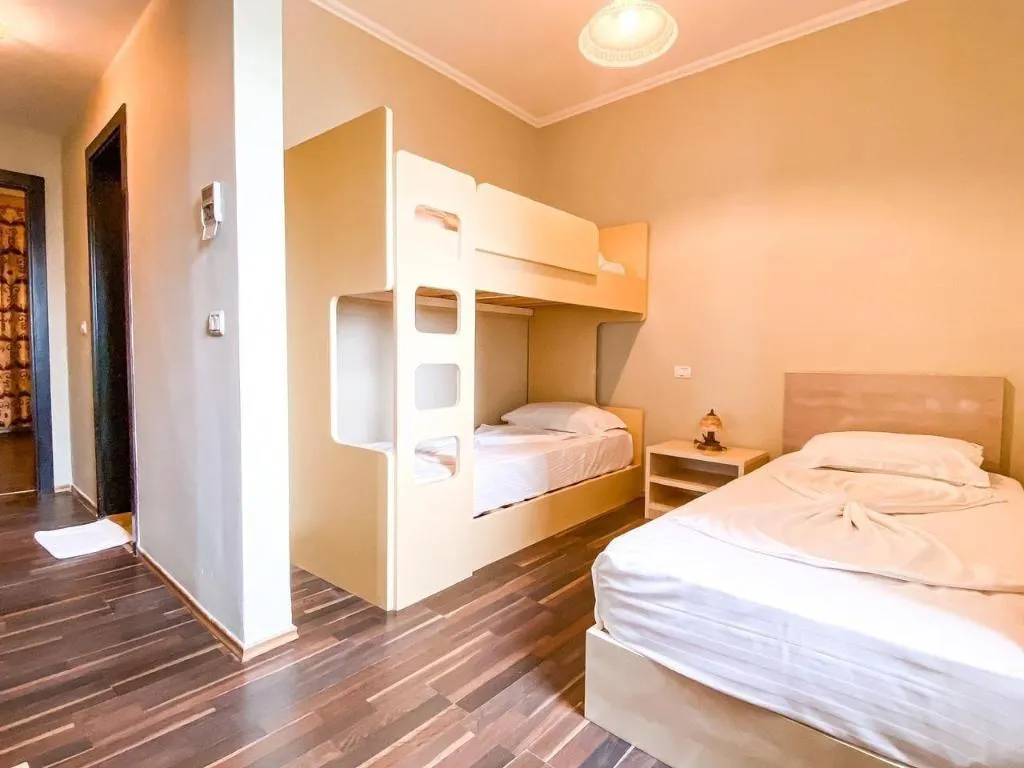 Room, Hotel Majestic, Durres