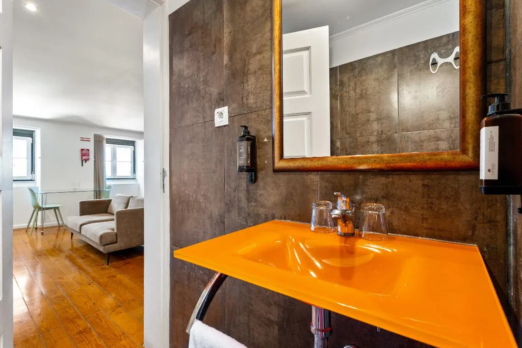 APARTMENT CAPACITY 2 ONE BEDROOM Room, Casa do Patio by Shiadu, Lisbon