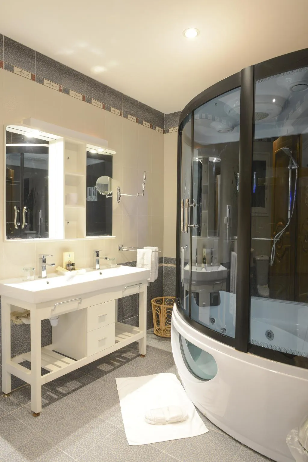 Room, The Penthouse Suites, Tunisia