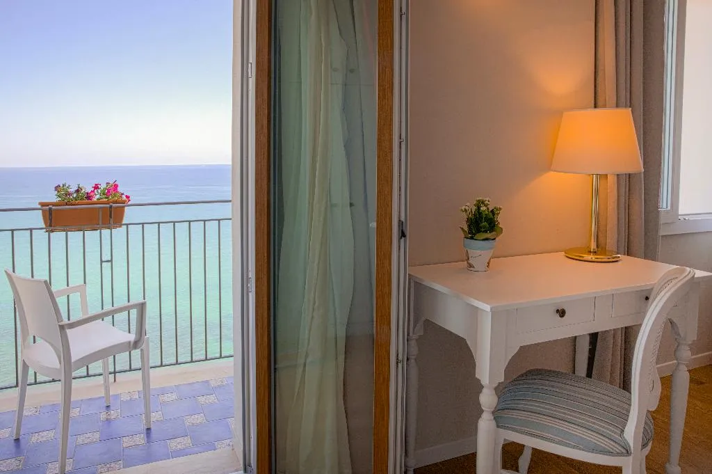 TRIPLE SUPERIOR Room, Punta Nord-Est, Palermo