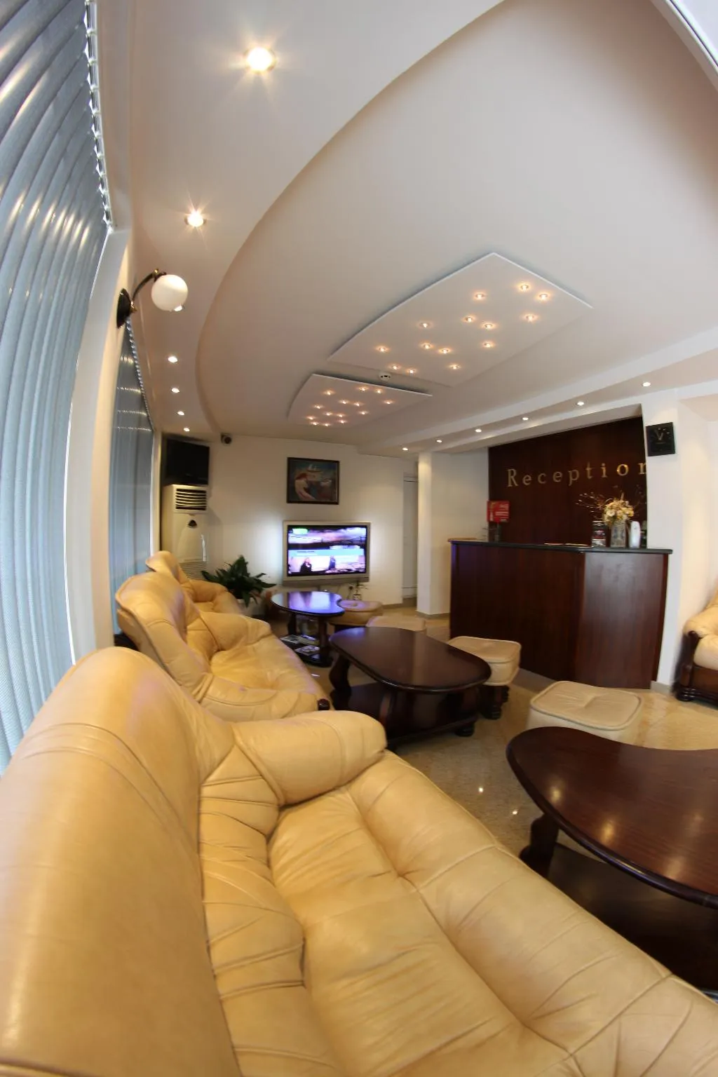 Lobby, Italia, Bourgas