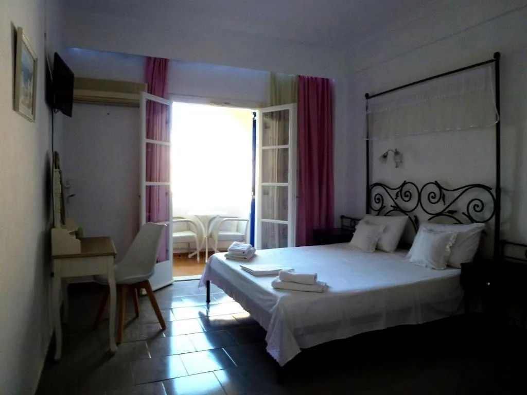 Room, Atalos Suites, Santorini