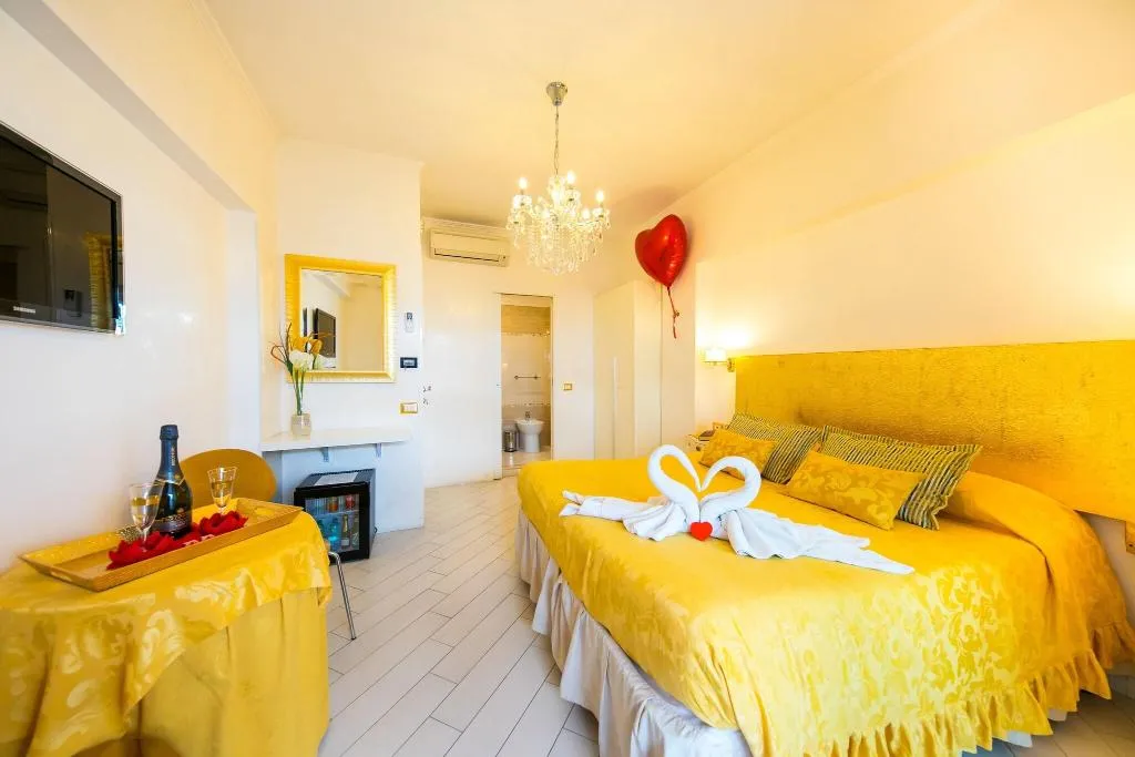 Room, Suites Roma Tiburtina, Rome
