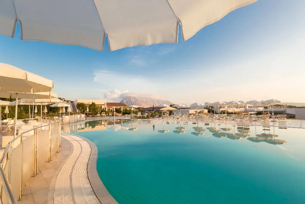 Pool, Grande Baia Resort & Spa, Olbia