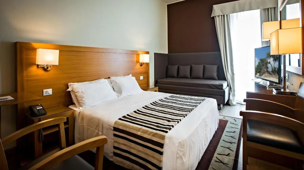 TRIPLE CLASSIC Room, Sardegna Hotel, Cagliari